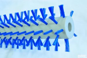 Brosse rotative alimentaire avec garnissage faible densité