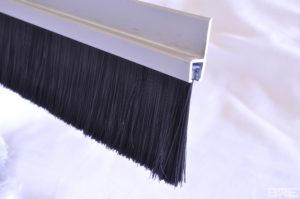 Brosse strip monture en "h"
