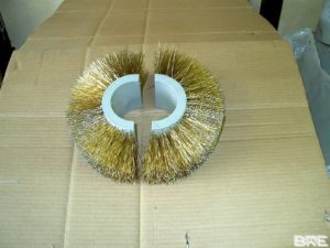 Brosse rotative en 2 parties avec garnissage laiton