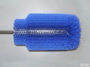 Brosse pour bidons