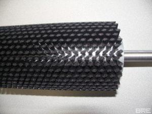 Brosse rotative avec axe