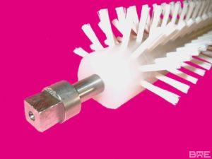 Brosses avec axe usiné carré
