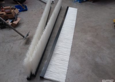 Brosse d'étanchéité de grande longueur