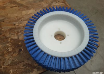 Disque de brossage en nylon pour le brossage et le nettoyage des meules de Comté.